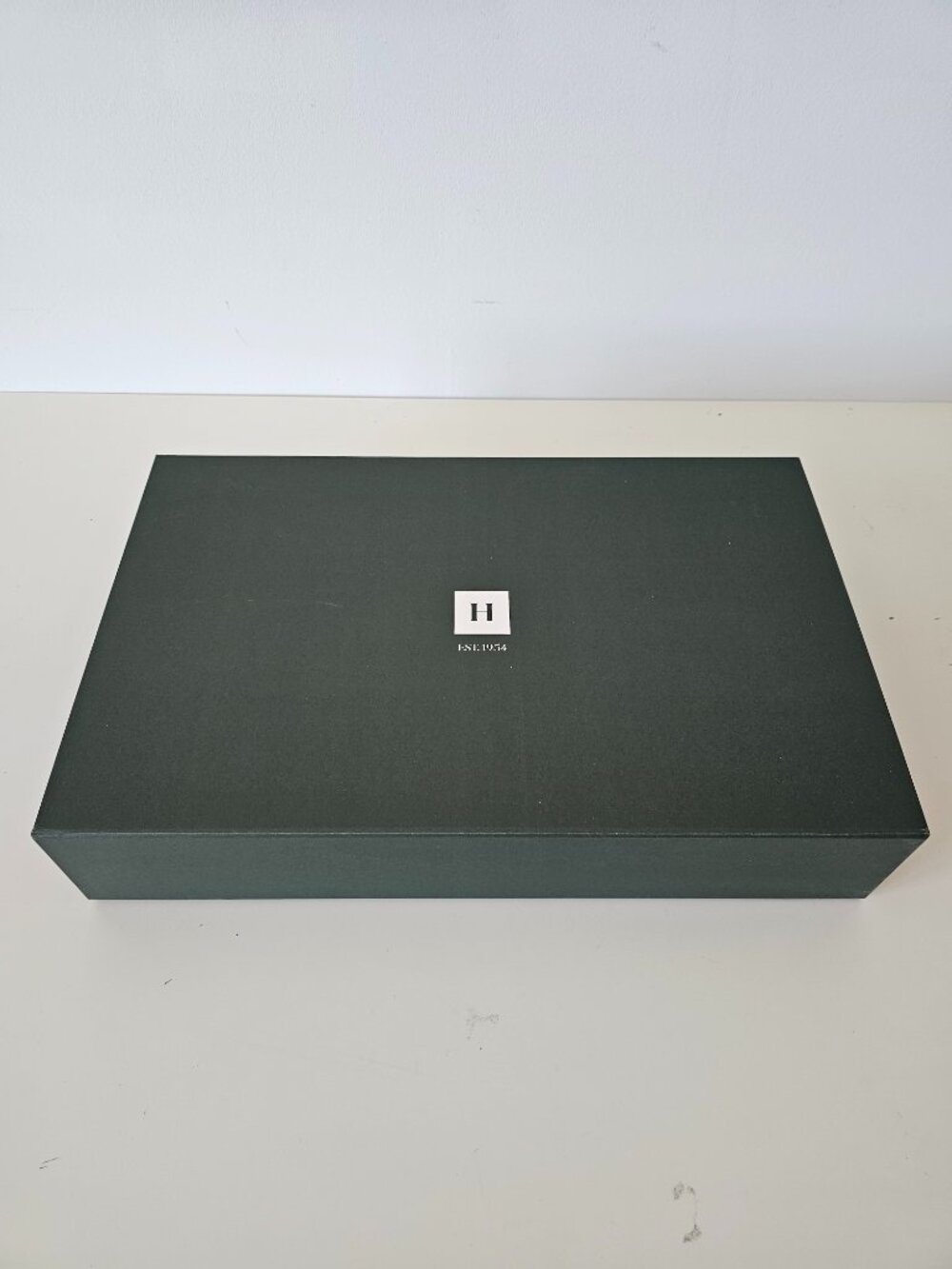 New HARRY ROSEN Green Garment Storage Magnetic Closure Box 16" x 10" x 3.25"